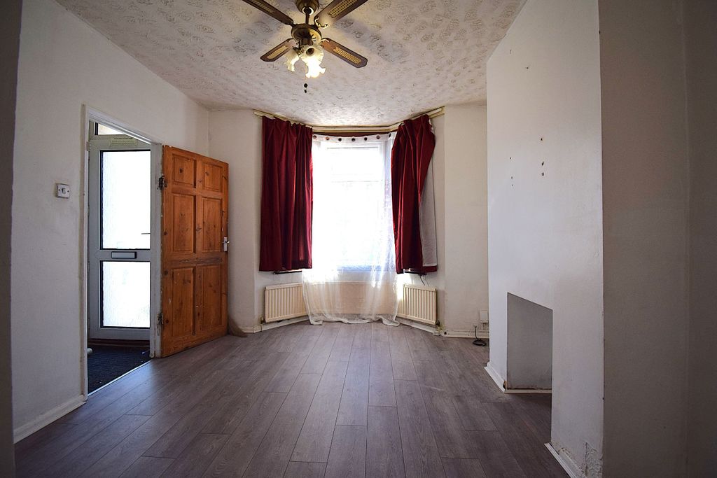 Property photo 2 of 13