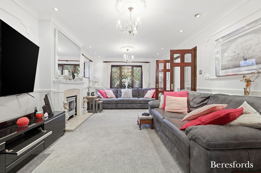 Property photo 2 of 21 Picture No. 15