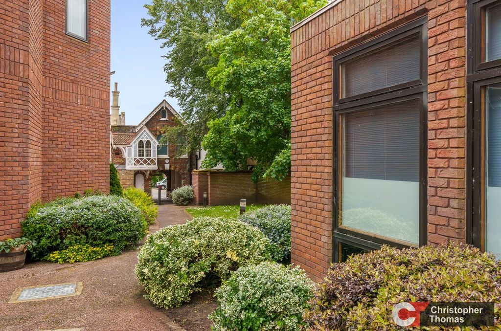 Property photo 3 of 9 210B9004945F428Cafb32516c001918A.Jpg