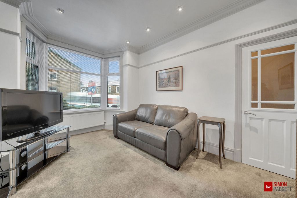 Property photo 3 of 25