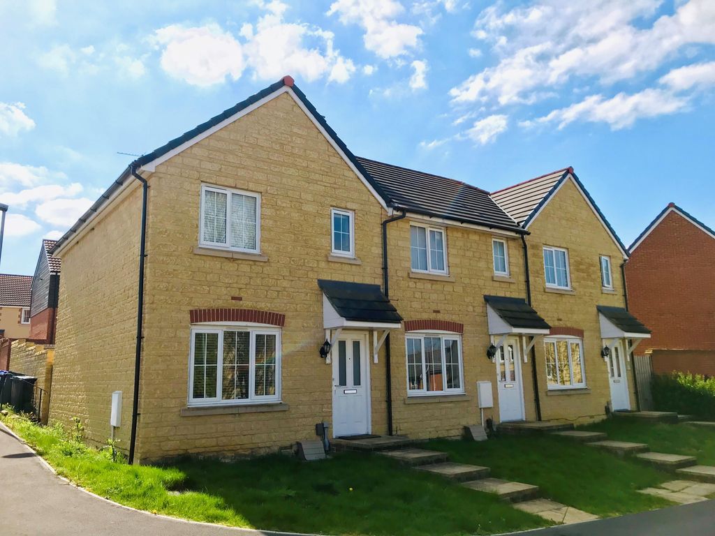 Property photo 1 of 10 Front