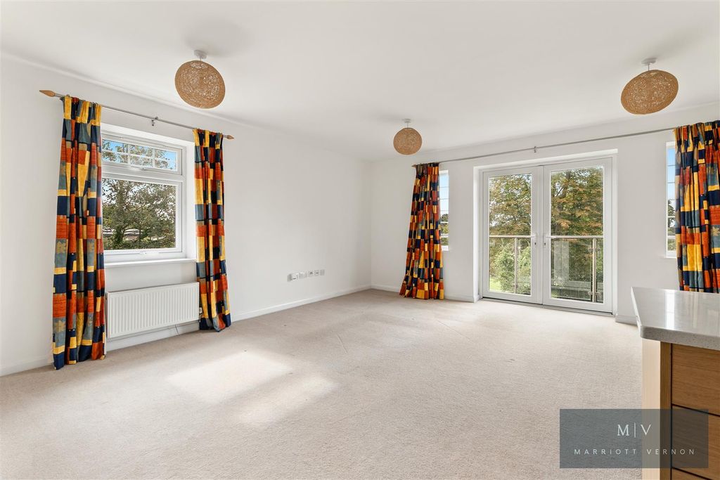Property photo 2 of 16 Flat 7 Eva Court MV-7.Jpg
