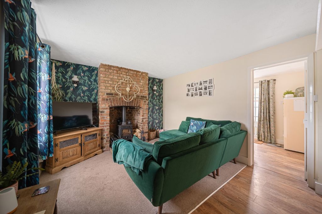 Property photo 2 of 21 4822722