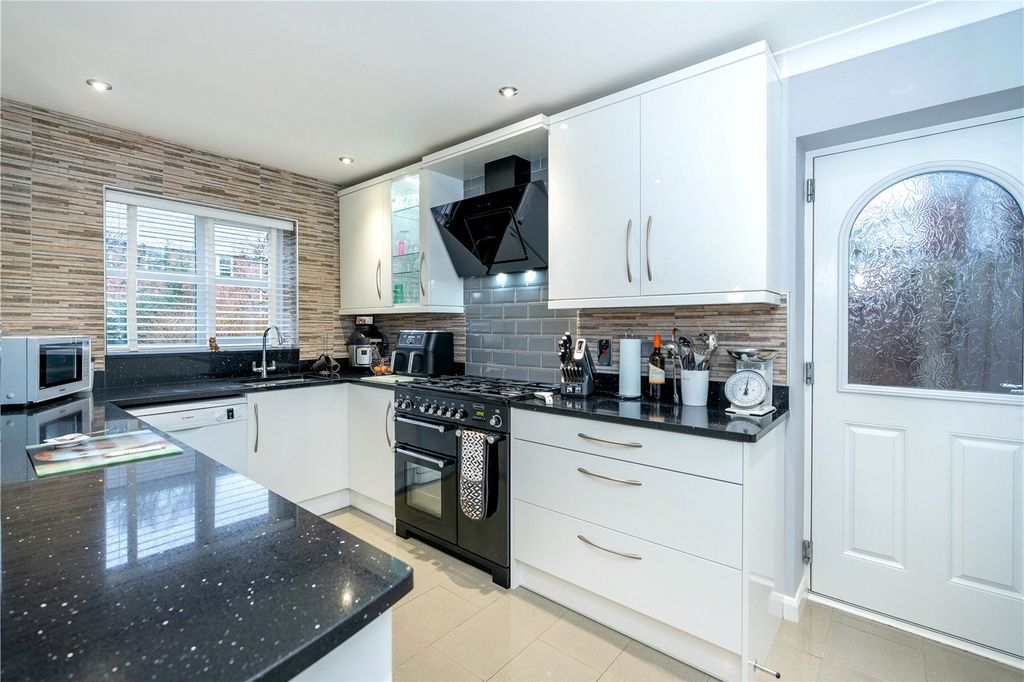 Property photo 3 of 21 Picture No. 03