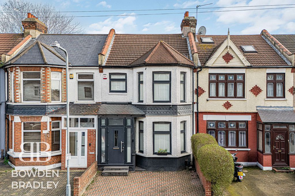 Property photo 1 of 24