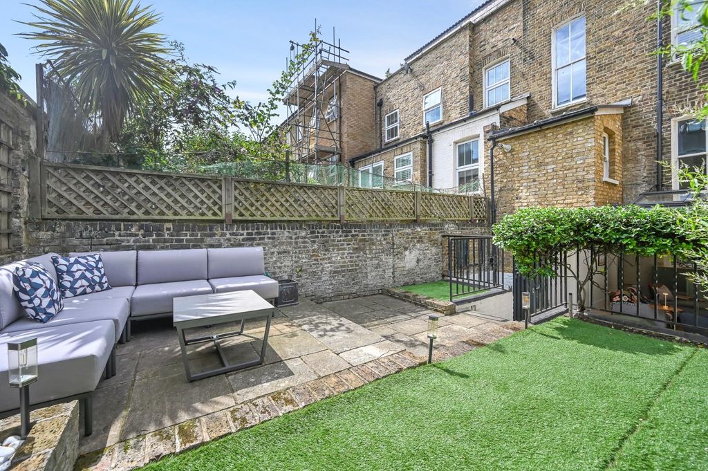 Property photo 2 of 12 Rcfbl-  Cambridge Grove - Garden 7 (1).Jpg