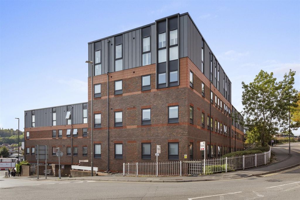 Property photo 1 of 10 31 Tempus Court, Bellfield Rd, Hp13 5Ha-14.Jpg