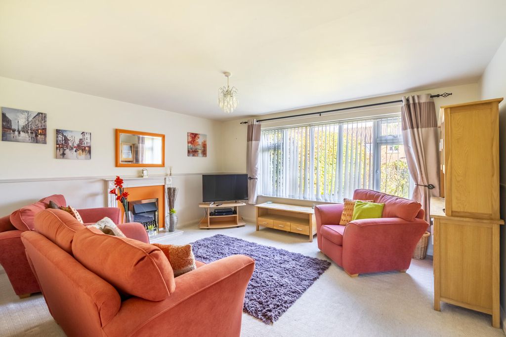 Property photo 3 of 11 Living Room