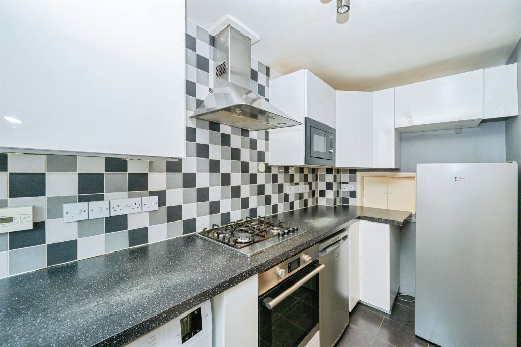 Property photo 3 of 19