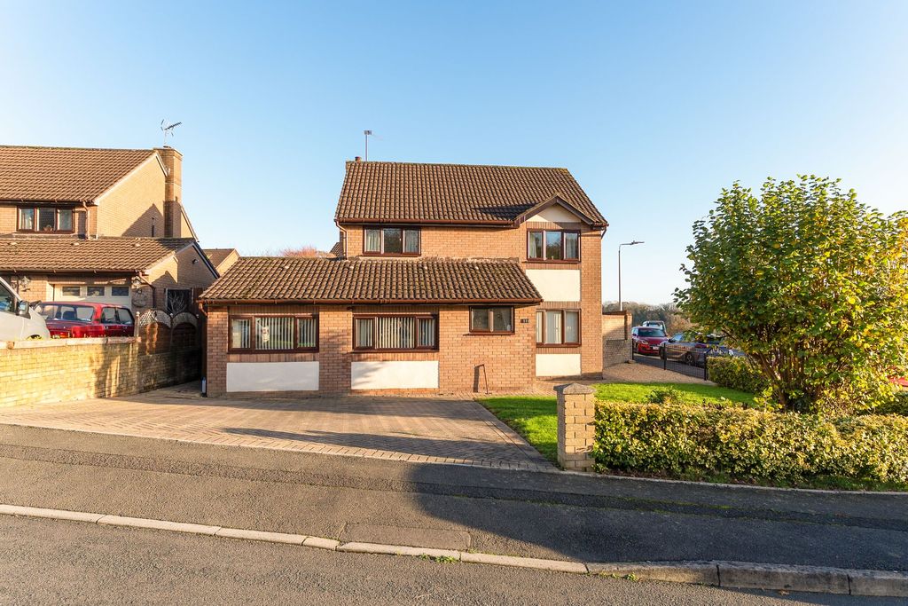 Property photo 1 of 25