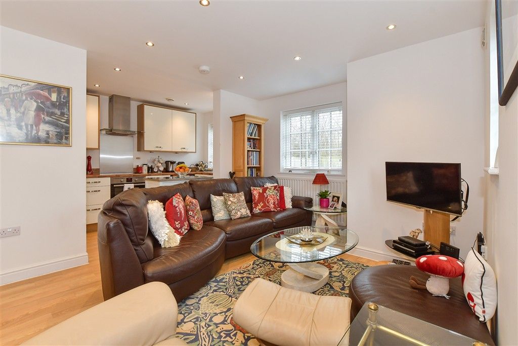 Property photo 3 of 9 Lounge/Diner