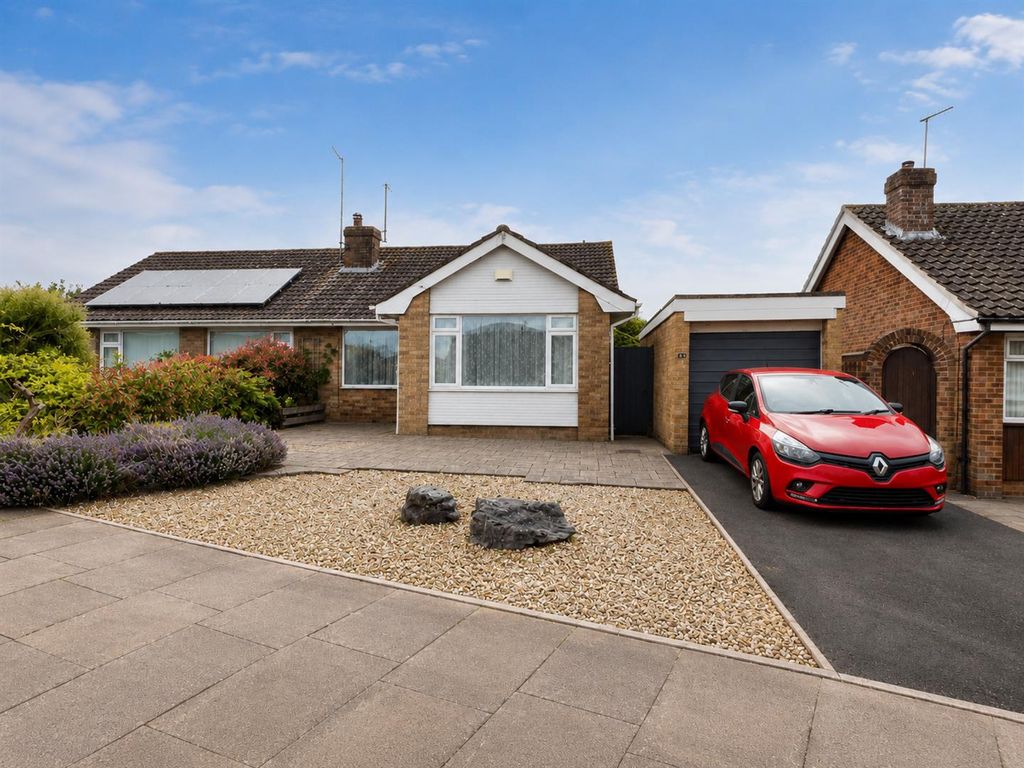 Property photo 1 of 25 For Sale By Aspire Residential | Adur Avenue