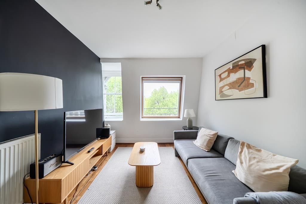 Property photo 2 of 8 Flat 6, 192 Ladbroke Grove, Notting Hill, London W10 5Lz