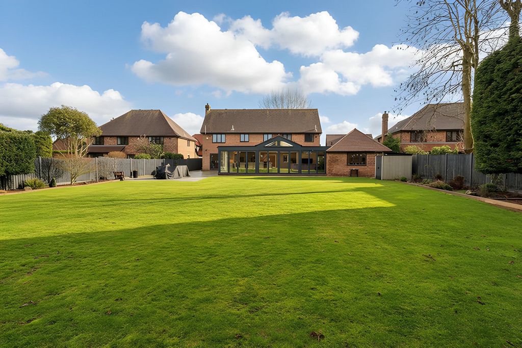 Property photo 2 of 44