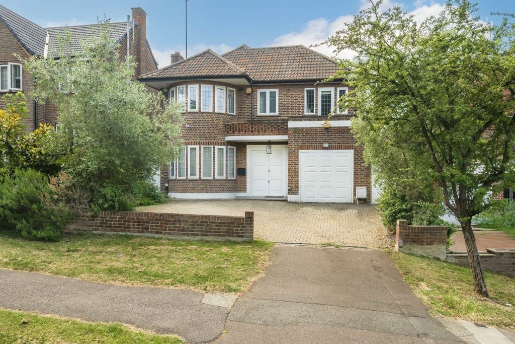 Property photo 1 of 9