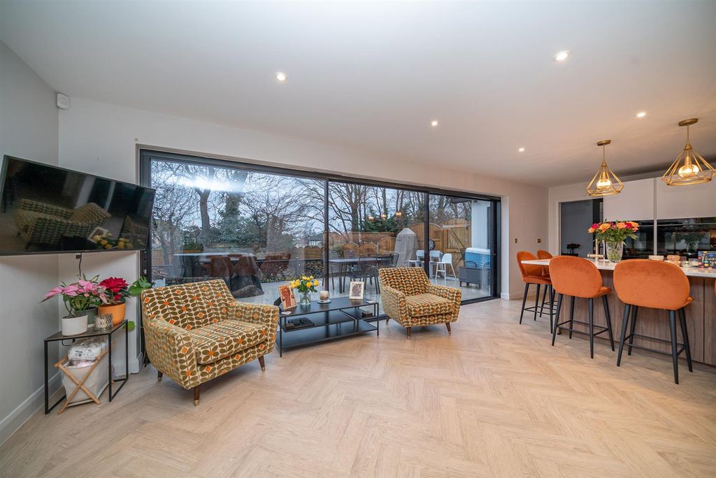 Property photo 2 of 23 20-Springwood-Walk-02943.Jpg