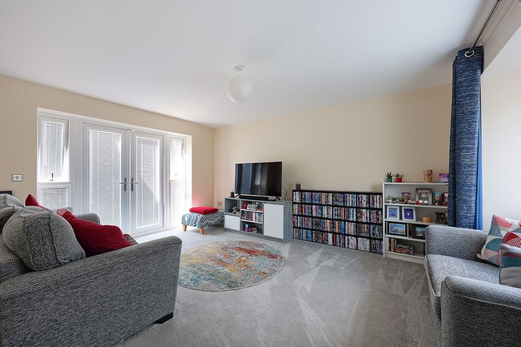 Property photo 2 of 24 4333275