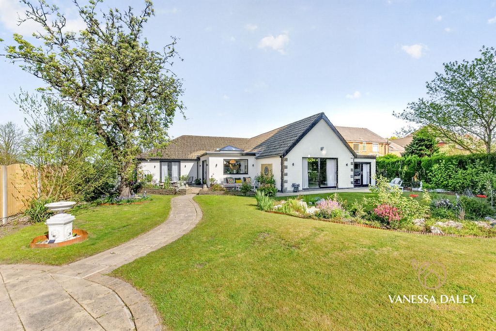 Property photo 1 of 47