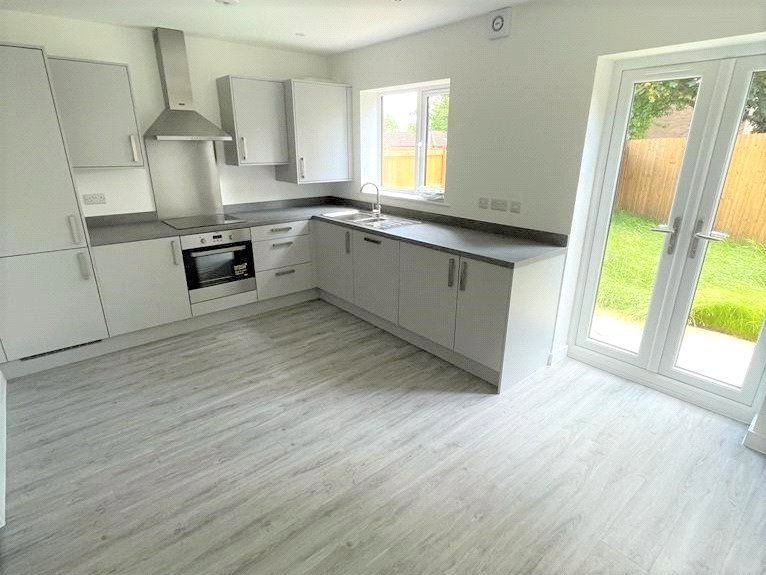 Property photo 2 of 8 Picture No. 11