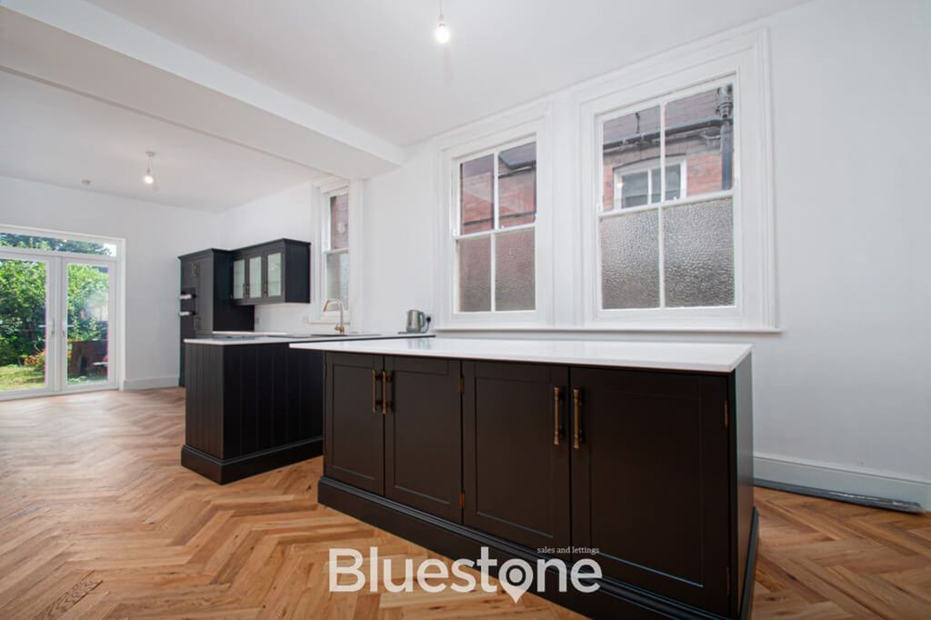 Property photo 3 of 35