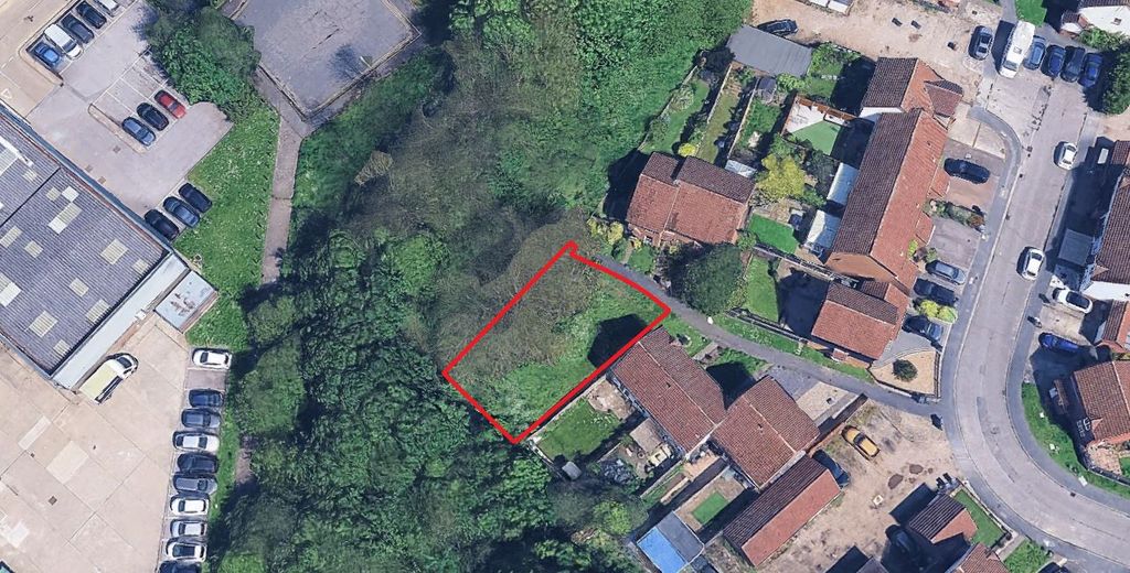 Property photo 1 of 2