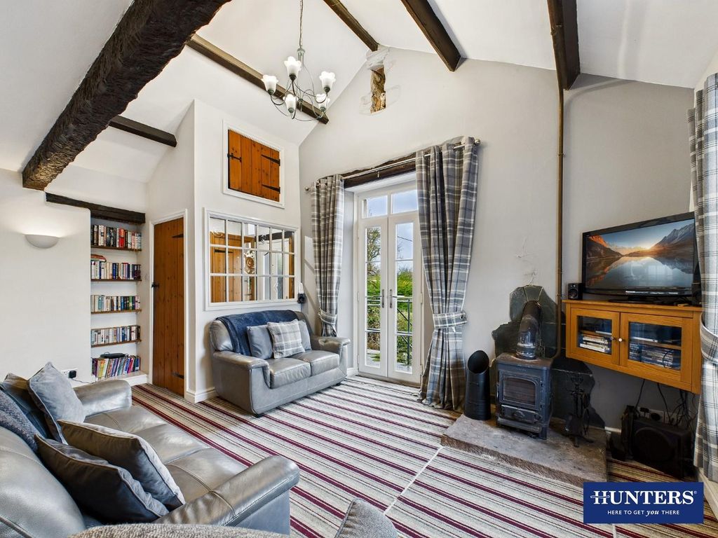 Property photo 2 of 27 Living Room