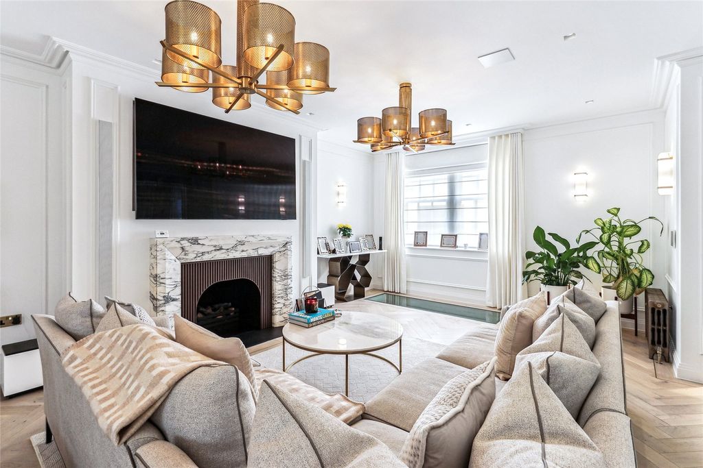 Property photo 1 of 19 Reception Room