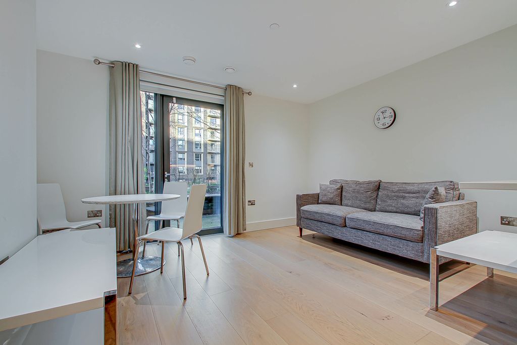 Property photo 3 of 12