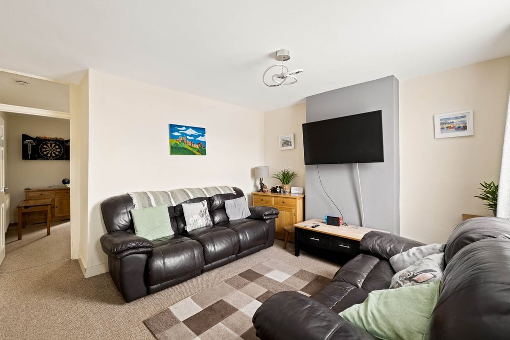 Property photo 2 of 10