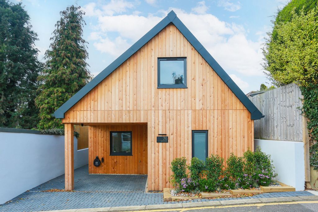 Property photo 1 of 35