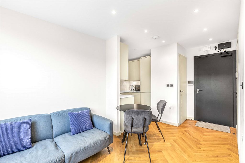 Property photo 1 of 12 Reception Room