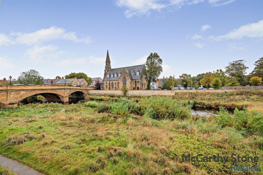 Property photo 2 of 25 8664484-Exterior04-800.Jpg