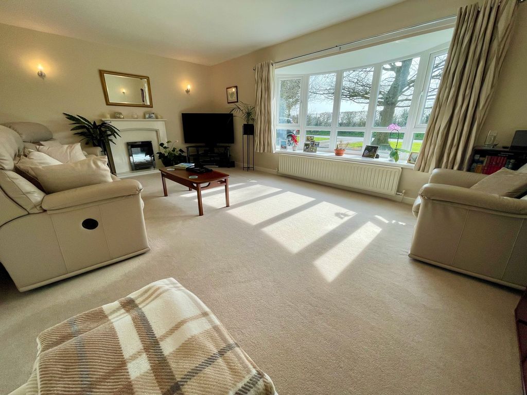 Property photo 2 of 26