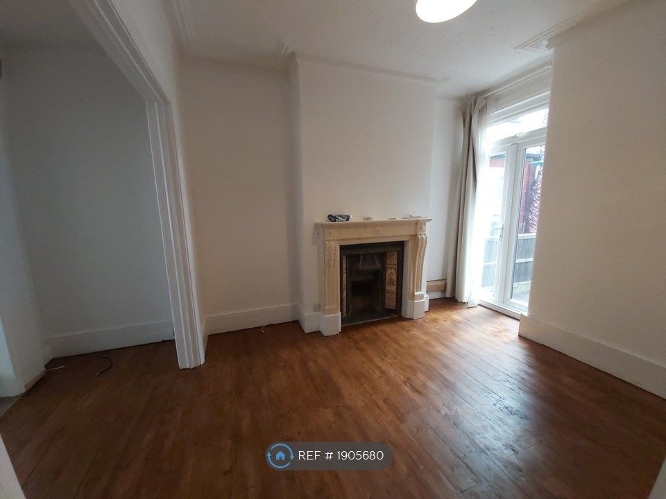 Property photo 1 of 5 Lounge