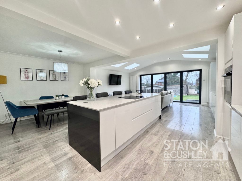 Property photo 2 of 37