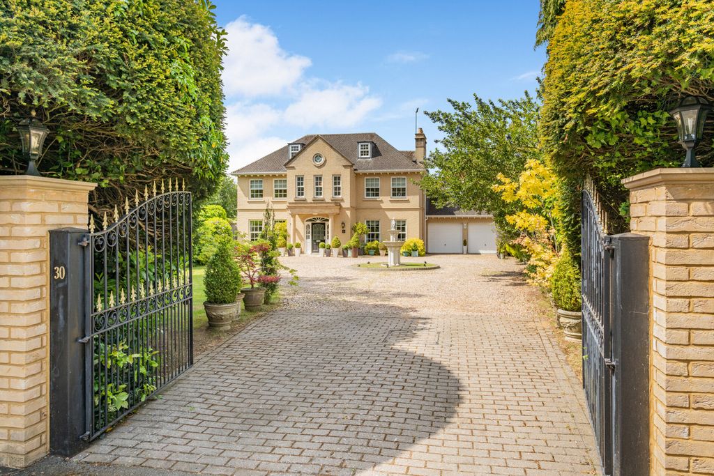Property photo 2 of 44