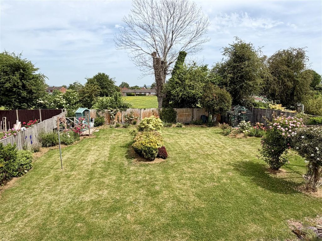 Property photo 2 of 22