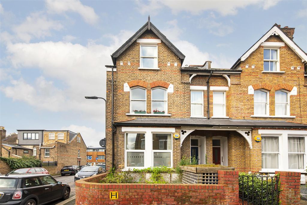 Property photo 1 of 8 Helliwell & Co