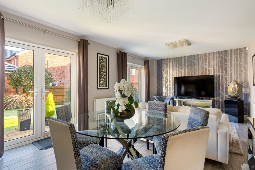 Property photo 3 of 18 Breakfast Area