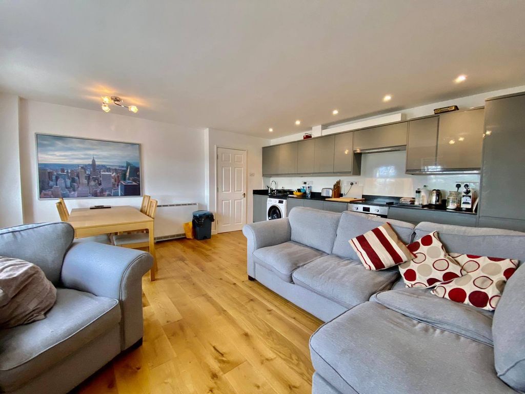 Property photo 2 of 9 Gallery