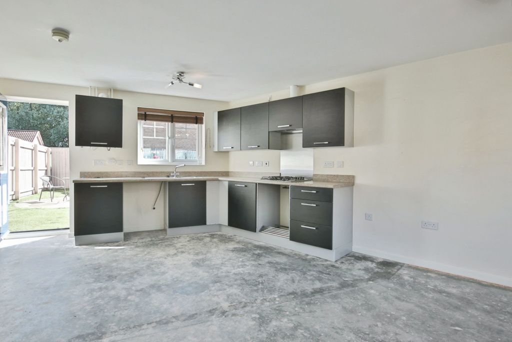 Property photo 3 of 9 4212636