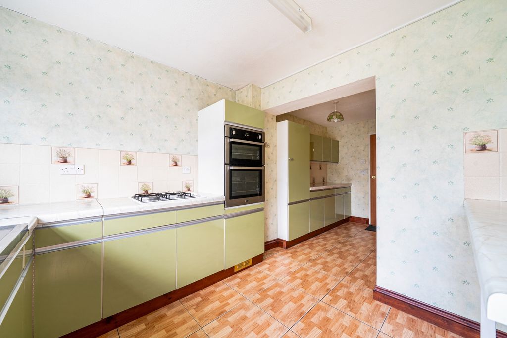 Property photo 3 of 18 1423859-5-69A85E4d1E503