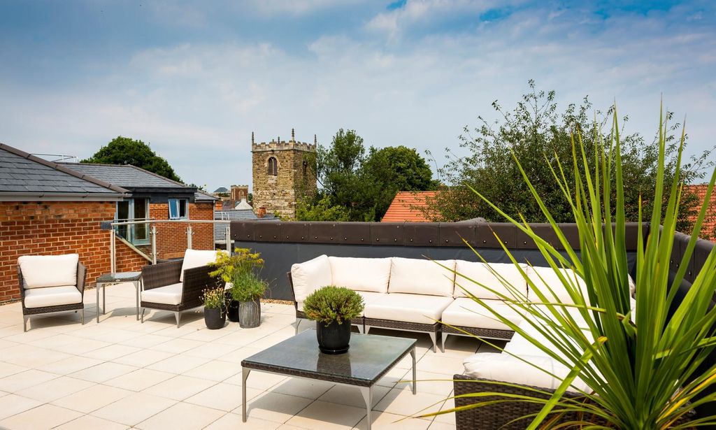 Property photo 1 of 13 Rooftop Terrace 9.Jpg