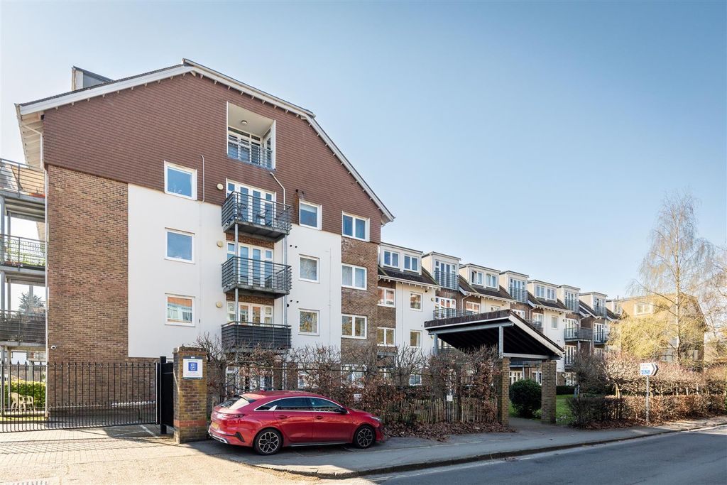 Property photo 2 of 14