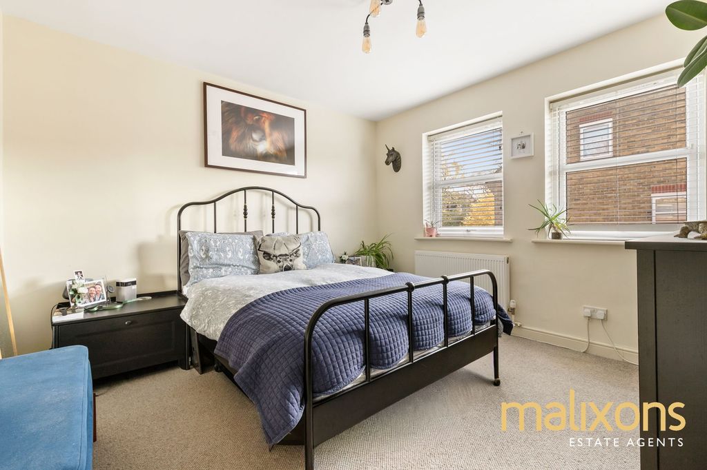 Property photo 3 of 8