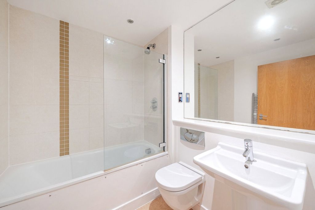 Property photo 3 of 19 1415346-17-69943F...