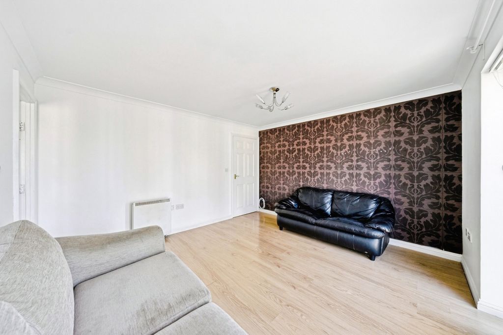 Property photo 2 of 20 Pbox-Img.Jpg