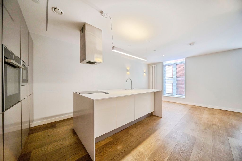 Property photo 2 of 20 Pbox-Img.Jpg