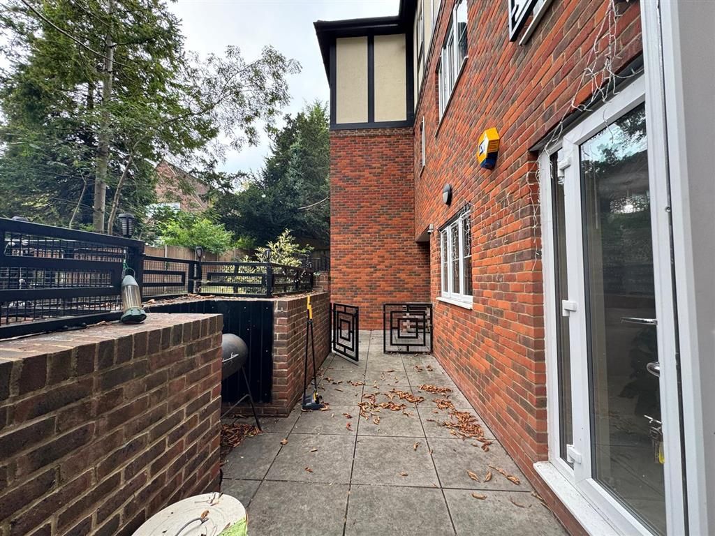 Property photo 2 of 4 Pivate Ptio