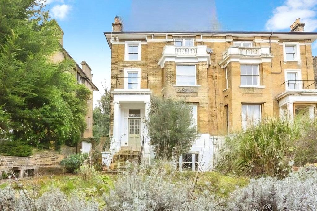 Property photo 1 of 10 Exterior